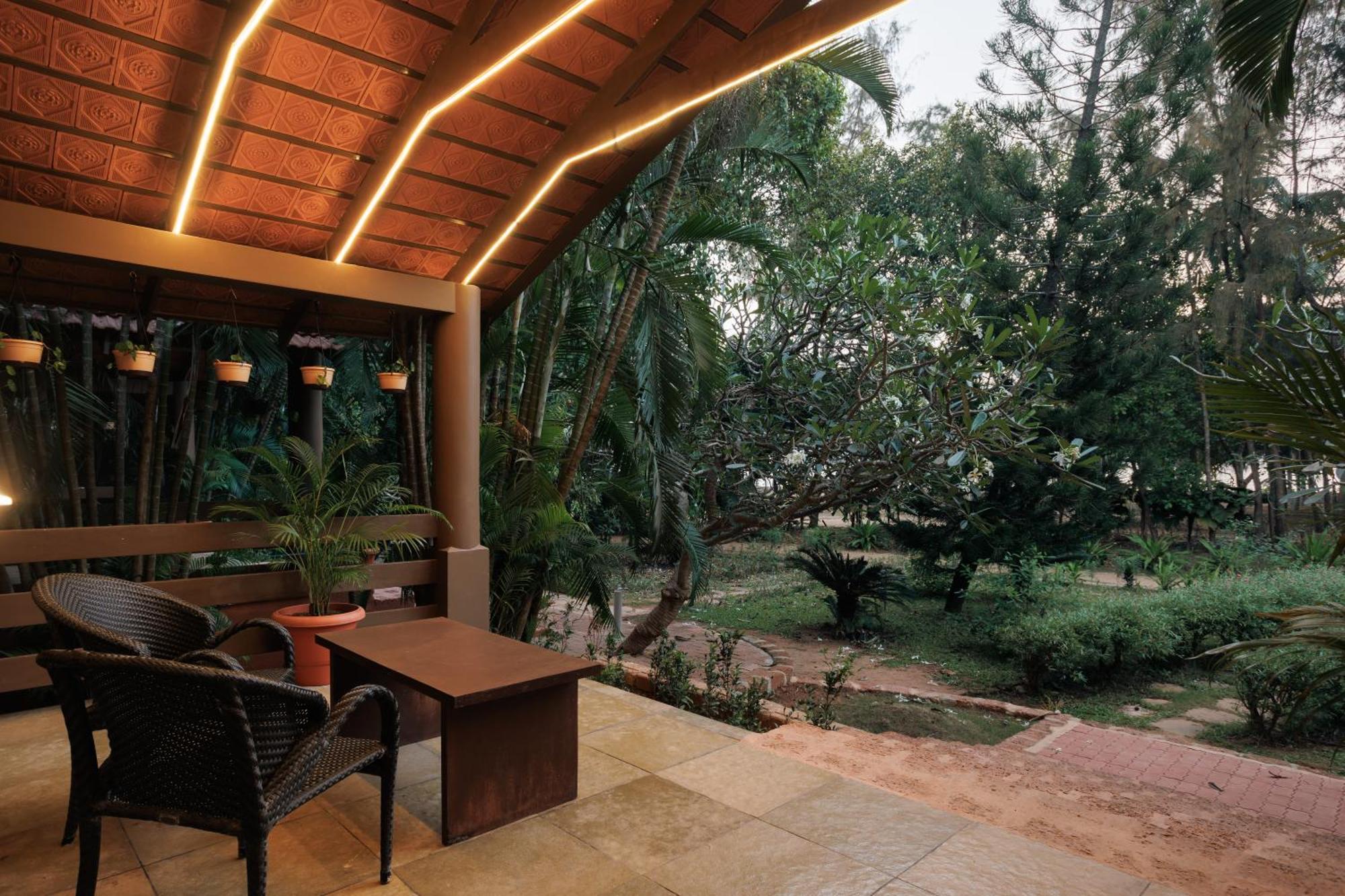 Sai Vishram Beach Resort Bainduru Buitenkant foto