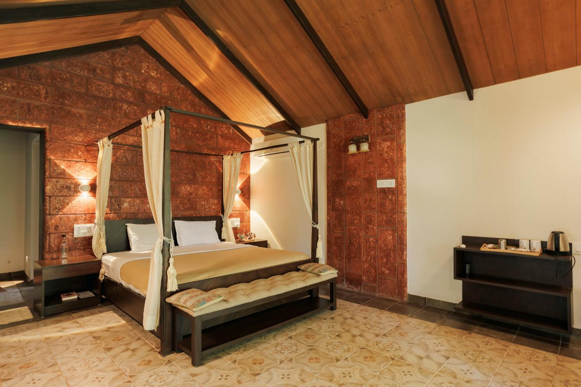 Sai Vishram Beach Resort Bainduru Buitenkant foto