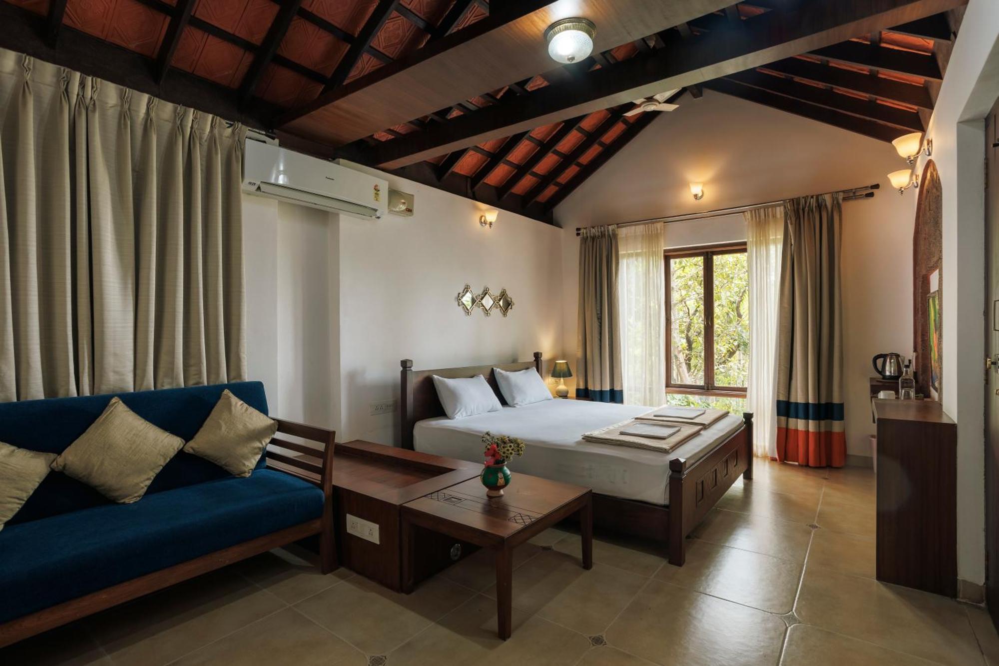 Sai Vishram Beach Resort Bainduru Buitenkant foto