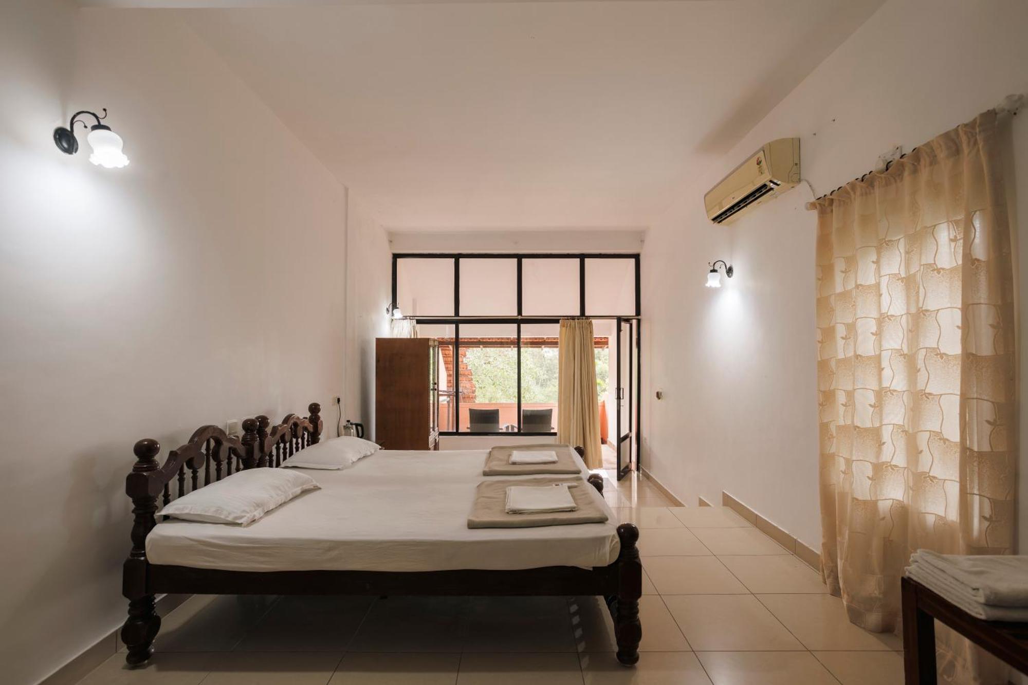 Sai Vishram Beach Resort Bainduru Buitenkant foto