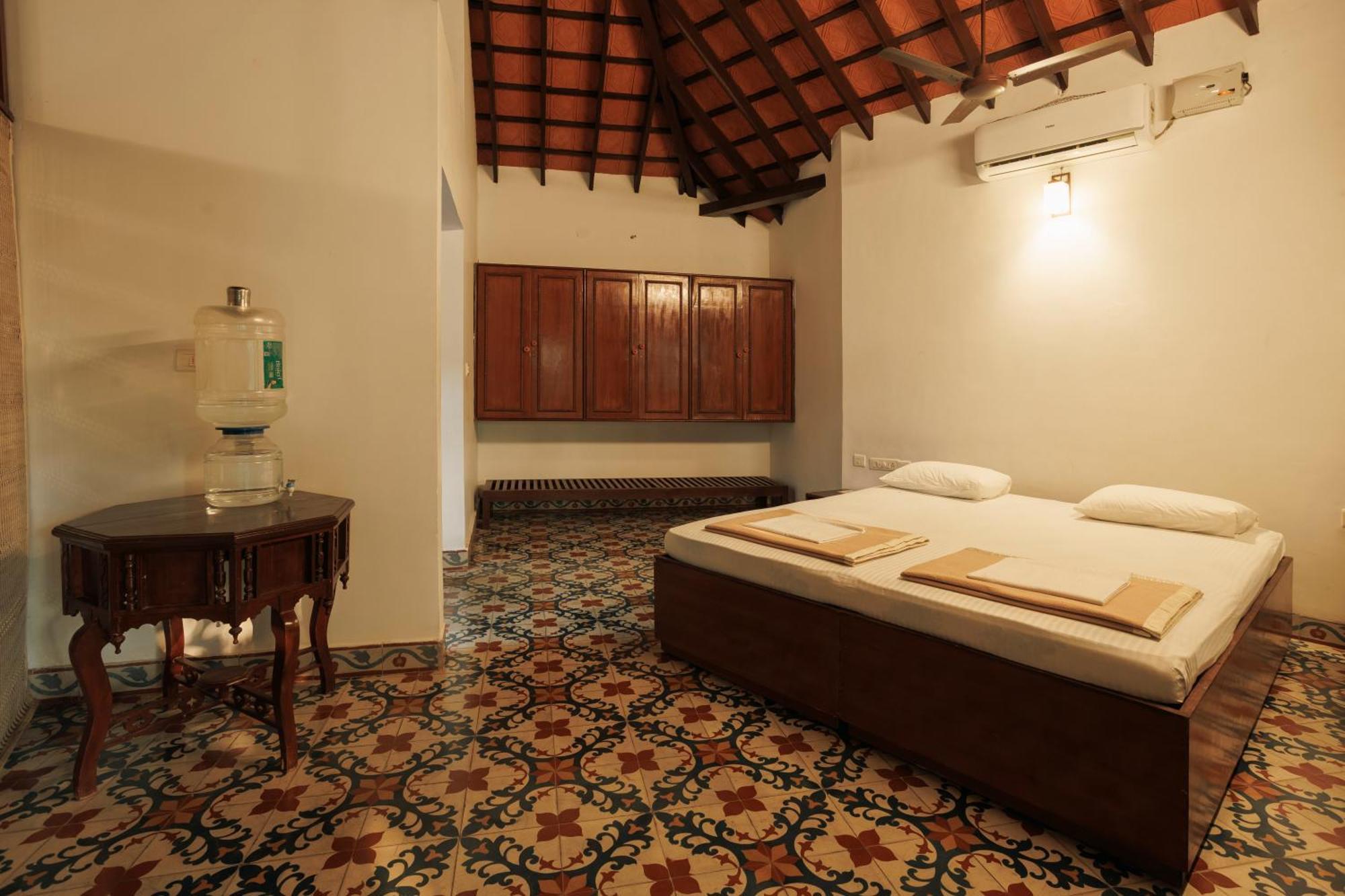 Sai Vishram Beach Resort Bainduru Buitenkant foto