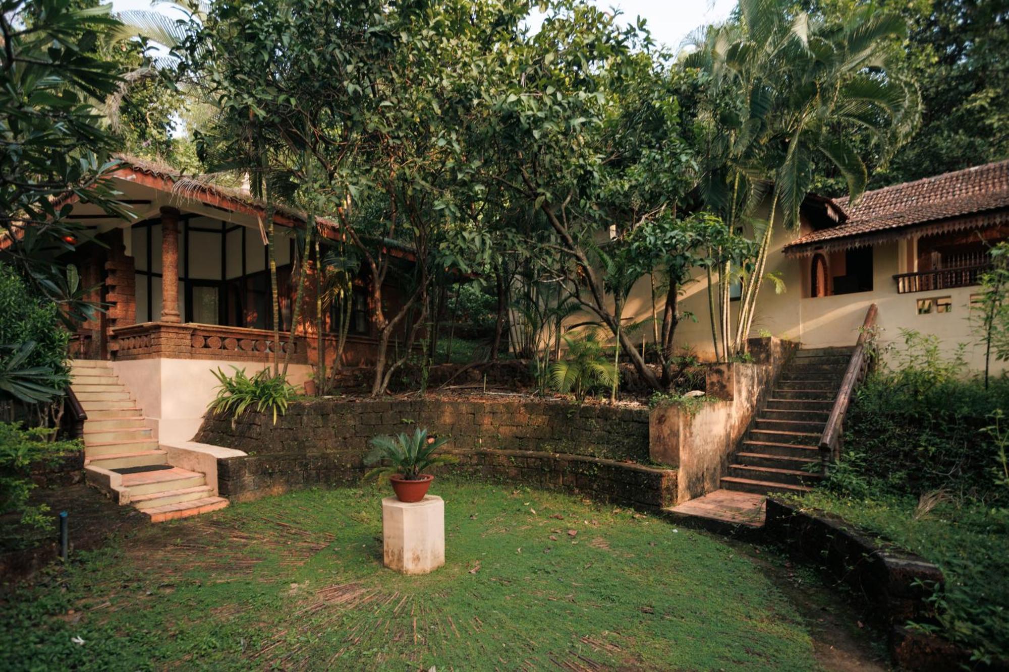 Sai Vishram Beach Resort Bainduru Buitenkant foto