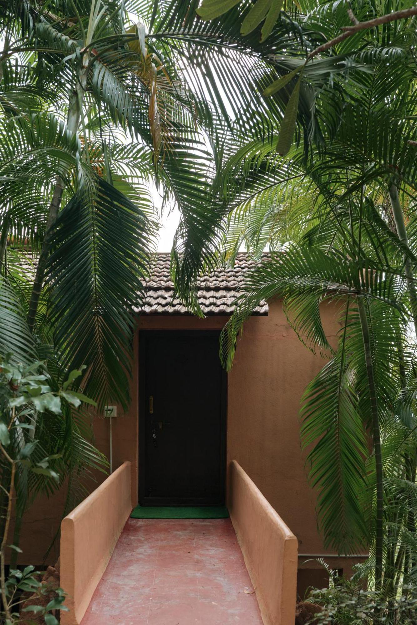 Sai Vishram Beach Resort Bainduru Buitenkant foto
